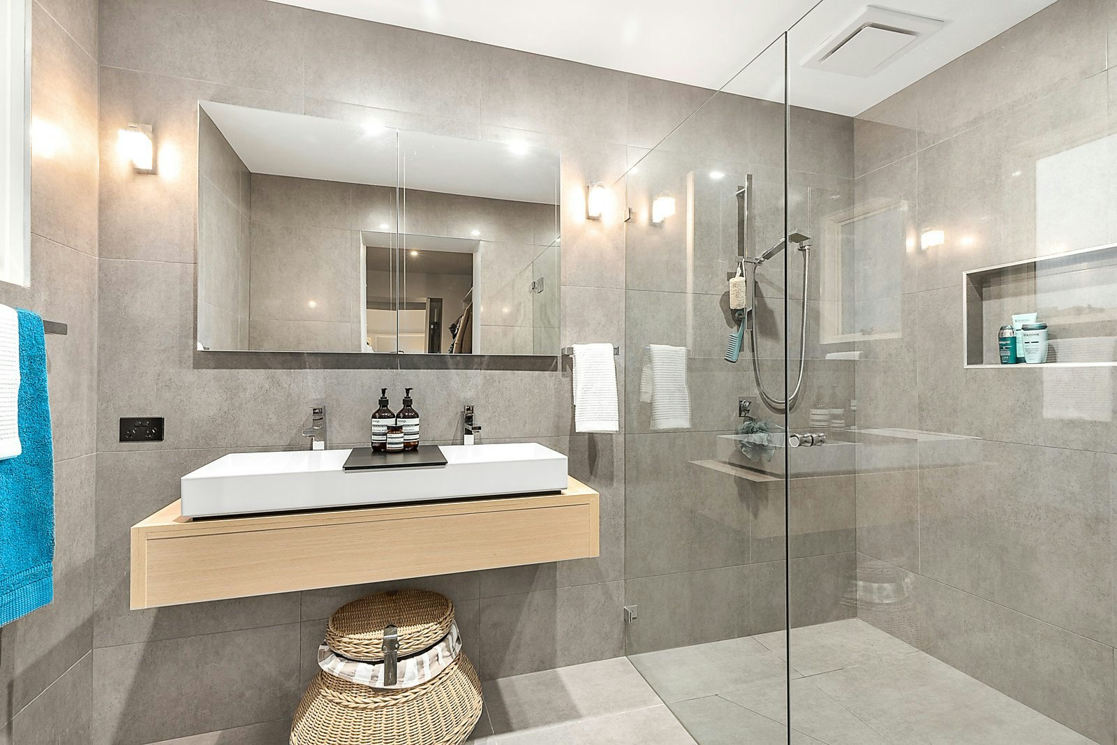 53 Valley Parade, Glen Iris, VIC