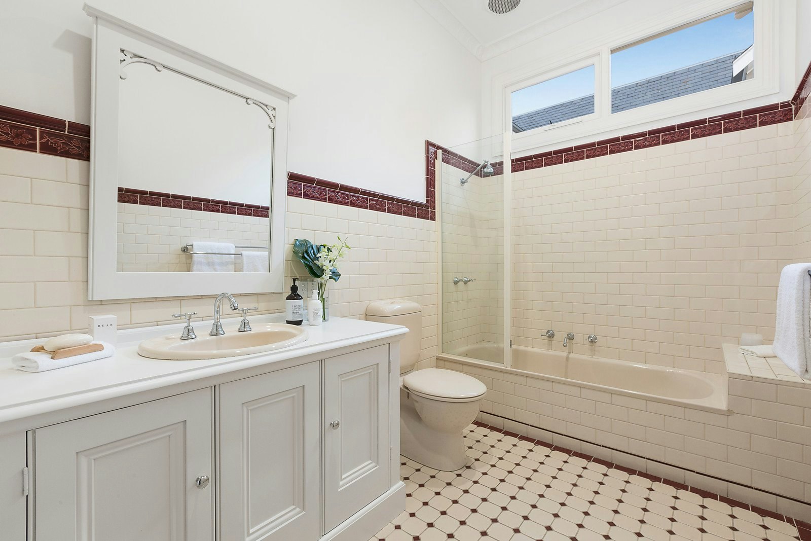 19 Anderson Street, Surrey Hills, VIC