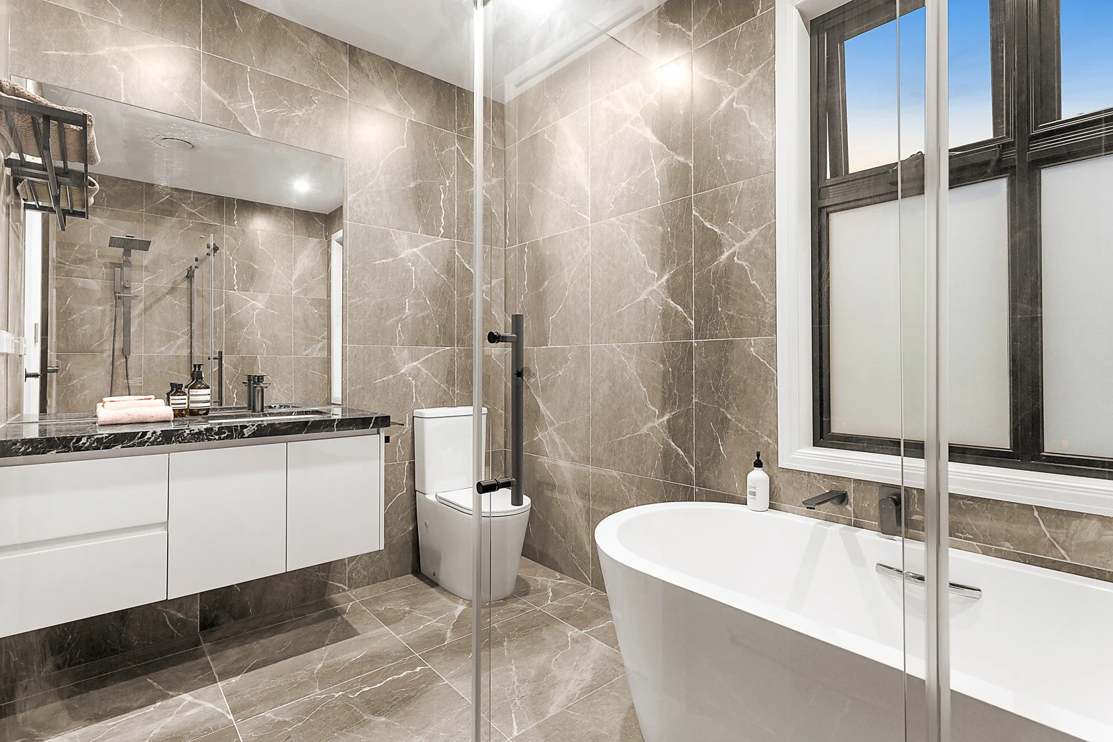 2/11 Illawarra Road, Balwyn North, VIC