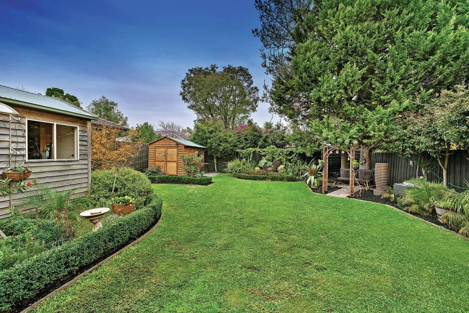 27 Queens Parade, Glen Iris, VIC