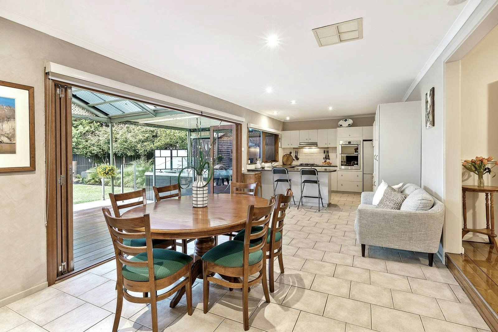 27 Queens Parade, Glen Iris, VIC