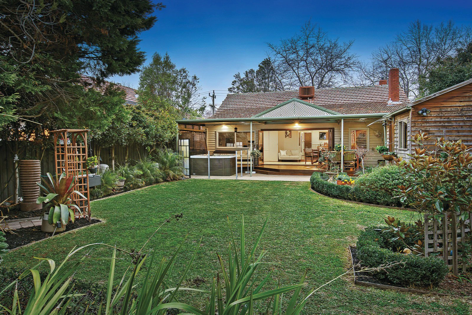 27 Queens Parade, Glen Iris, VIC