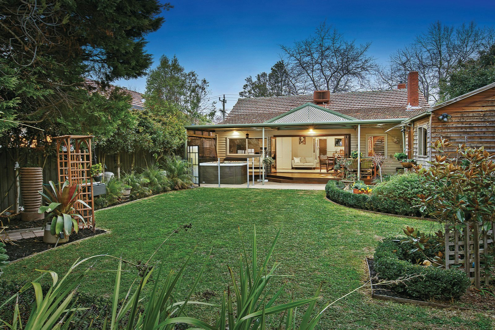 27 Queens Parade, Glen Iris, VIC