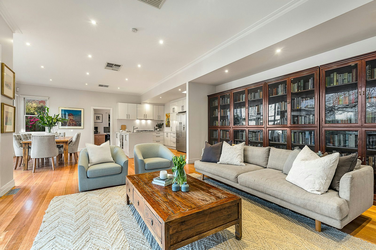 11 Rothesay Avenue, Malvern East, VIC