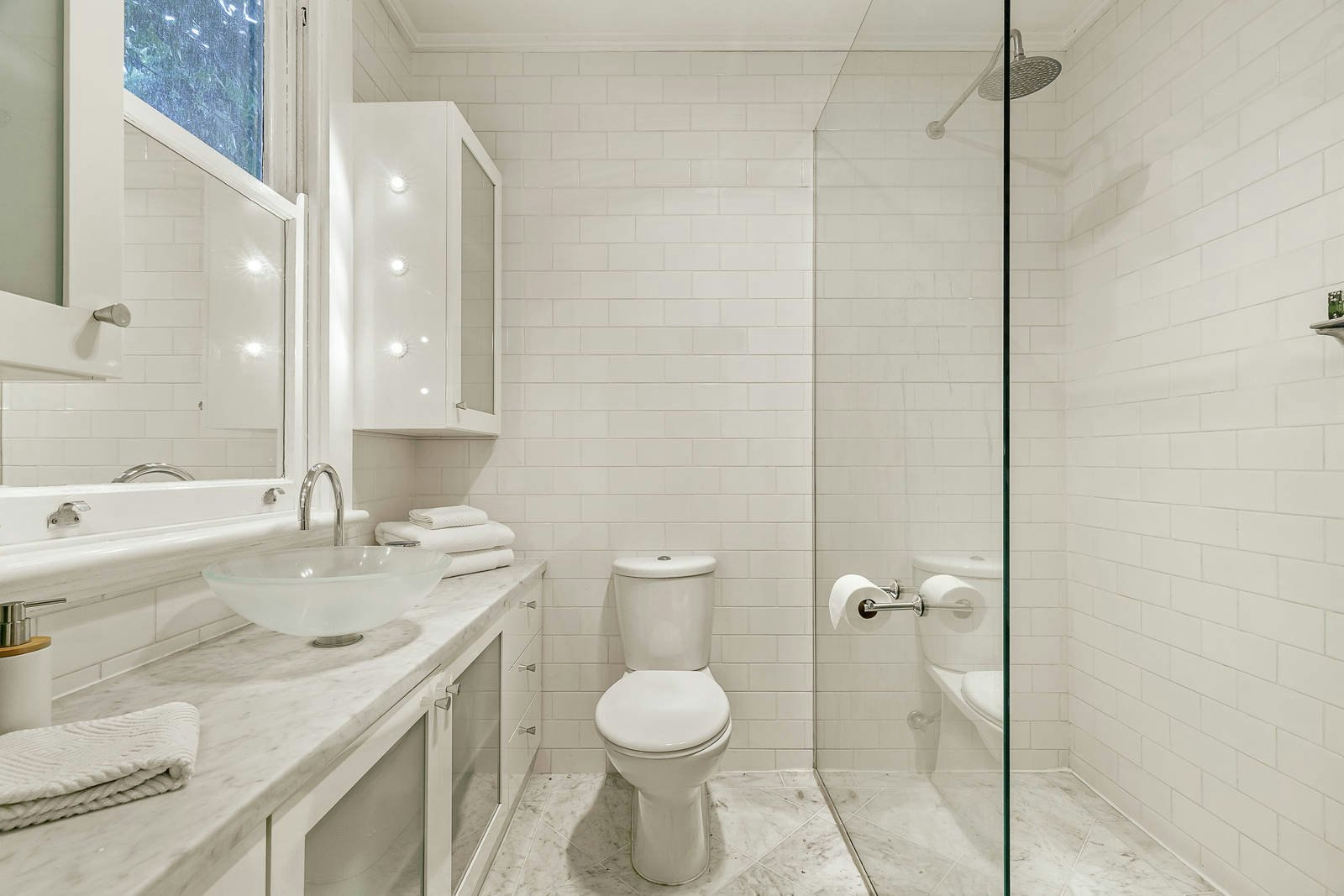 11 Rothesay Avenue, Malvern East, VIC