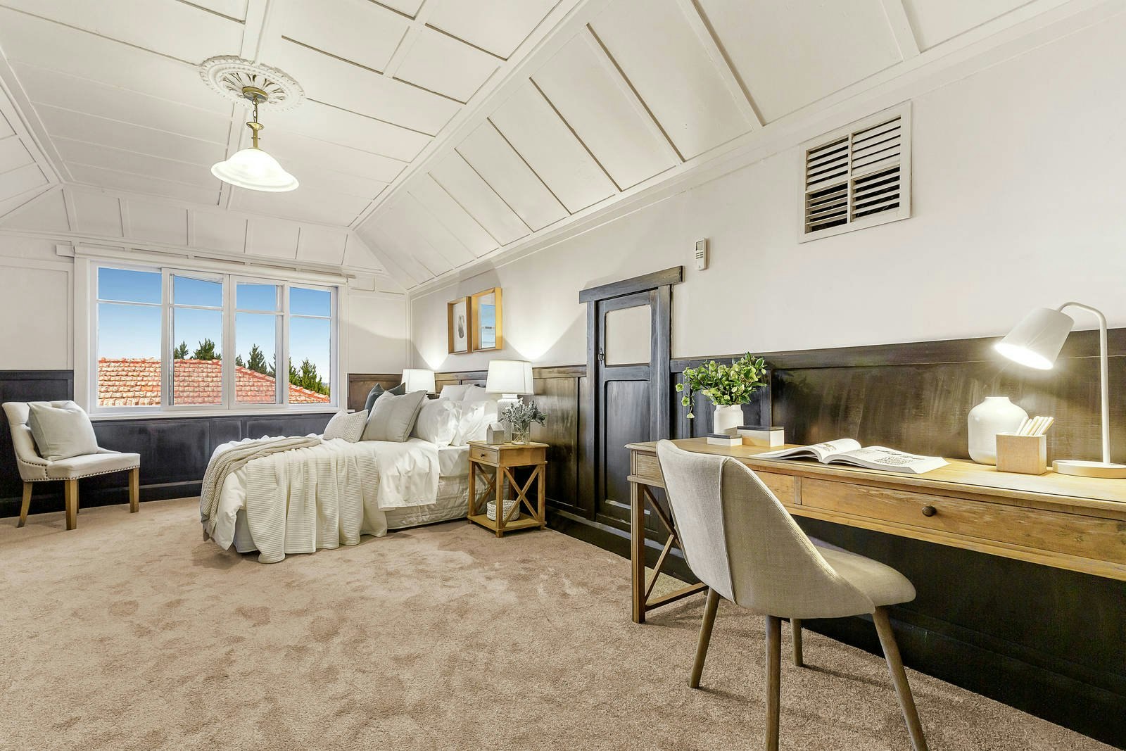 11 Rothesay Avenue, Malvern East, VIC