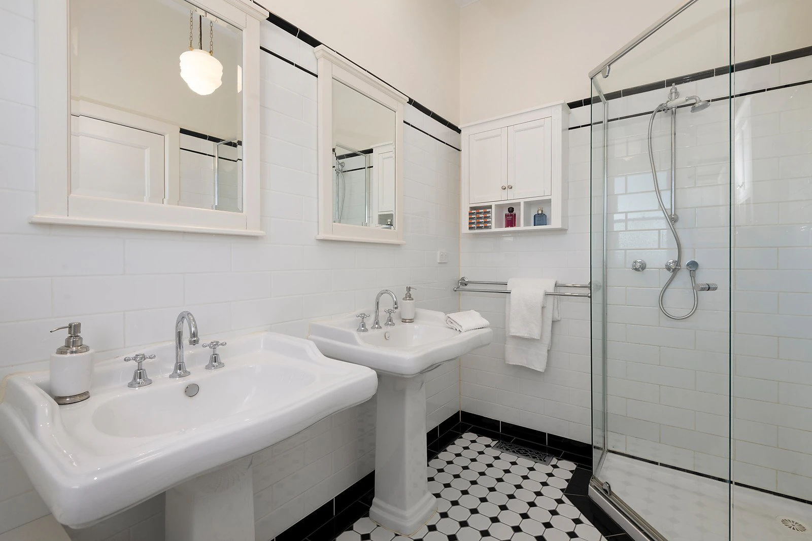 14 Mont Iris Avenue, Glen Iris, VIC