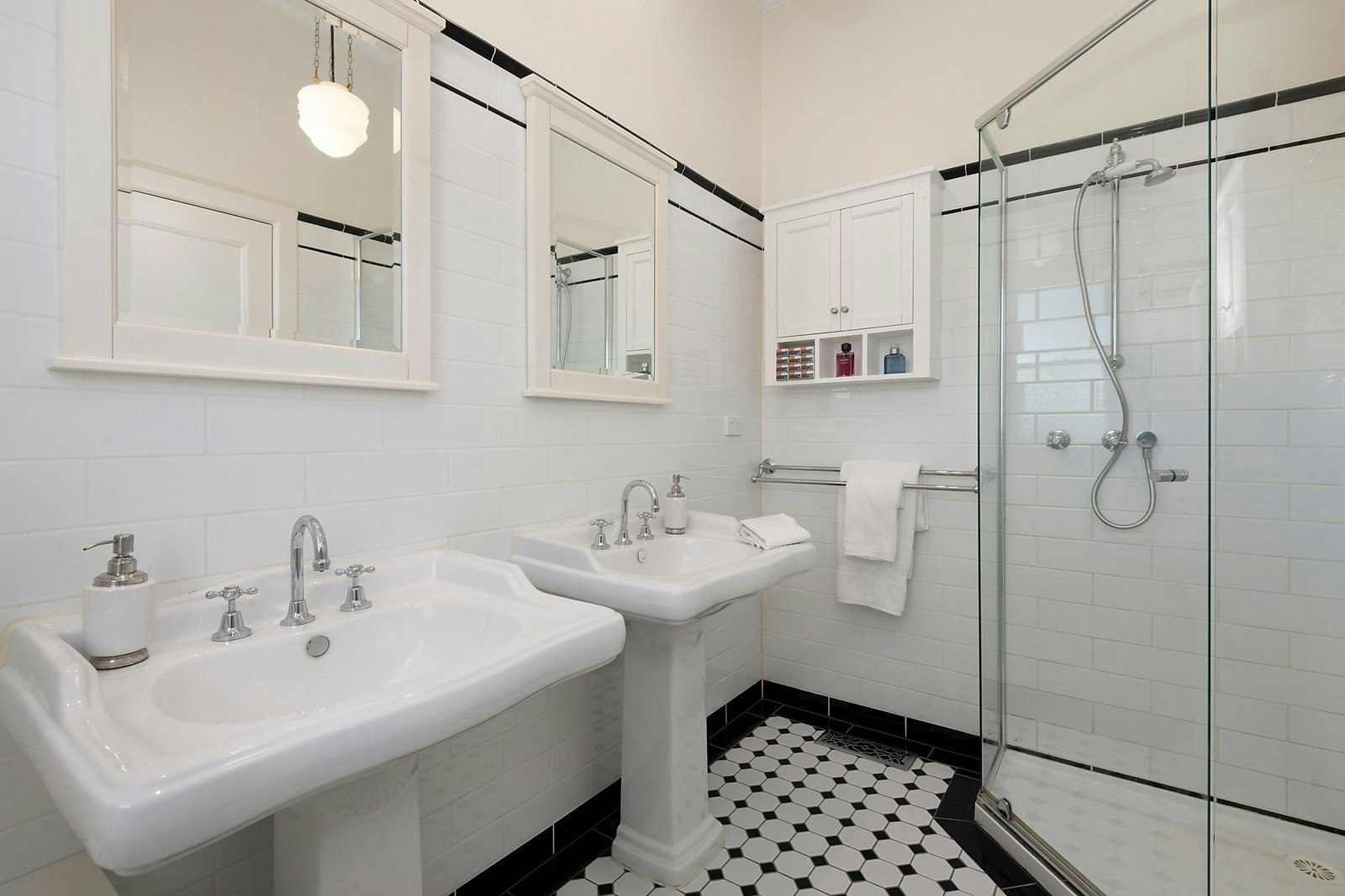 14 Mont Iris Avenue, Glen Iris, VIC