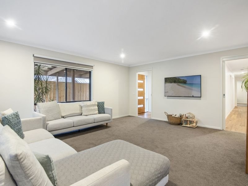 28 Hakea Drive, Mount Martha, VIC