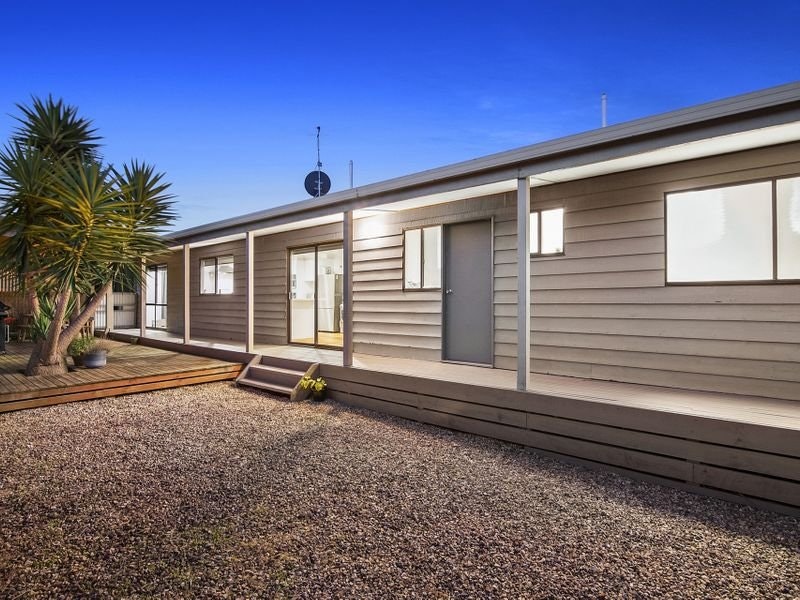 28 Hakea Drive, Mount Martha, VIC