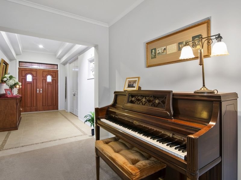 12 Malibu Way, Mount Martha, VIC