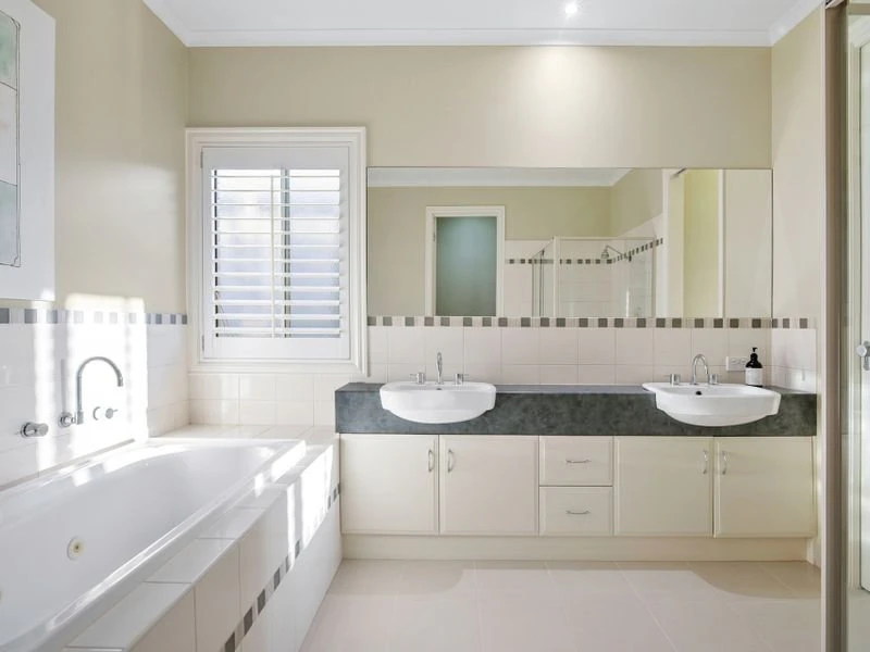 2 Trafalgar Square, Mount Martha, VIC