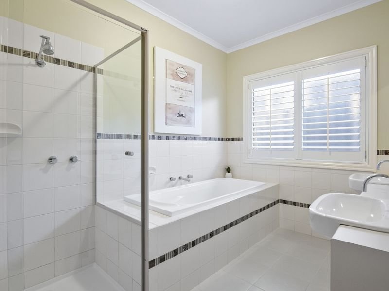 2 Trafalgar Square, Mount Martha, VIC