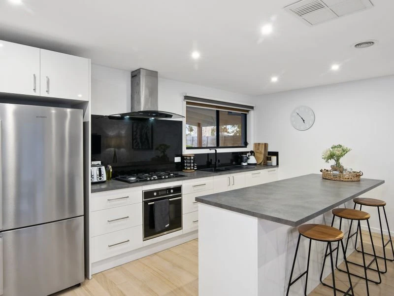 27 Kiandra Street, Mornington, VIC