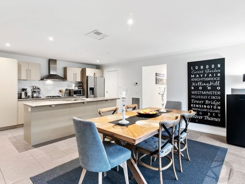 22 Marquis Avenue, Mornington, VIC