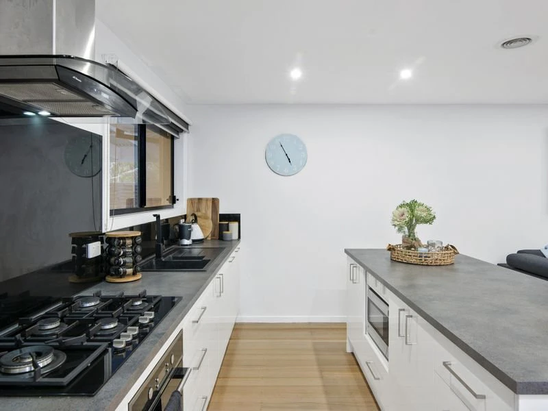 27 Kiandra Street, Mornington, VIC