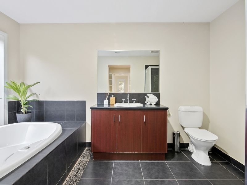 2 Serenity Way, Mornington, VIC