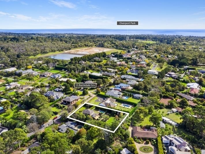 15 Barriedale Grove, Frankston South, VIC