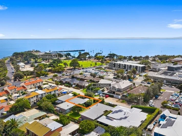 1/6 Tasma Lane, Mornington, VIC