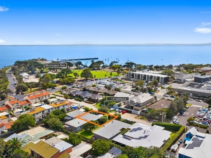 1/6 Tasma Lane, Mornington, VIC