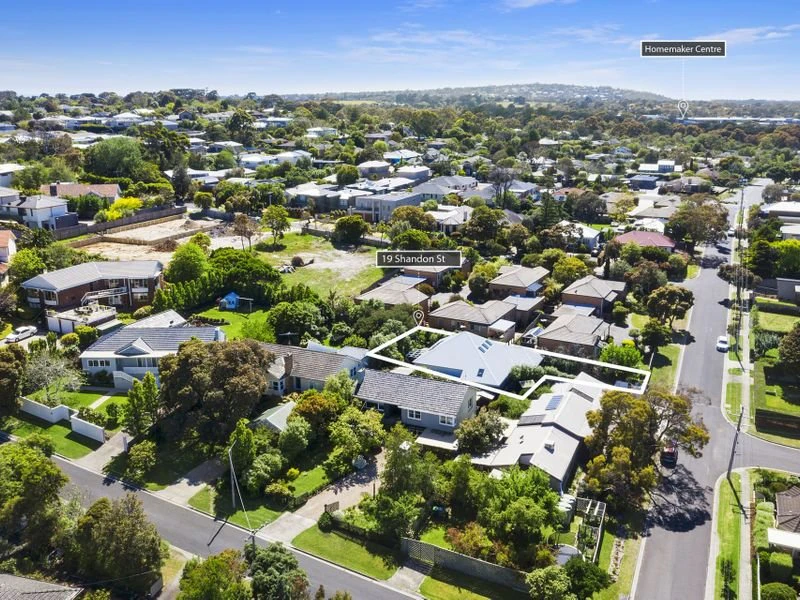 19 Shandon Street, Mornington, VIC