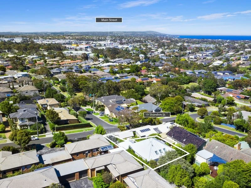19 Shandon Street, Mornington, VIC