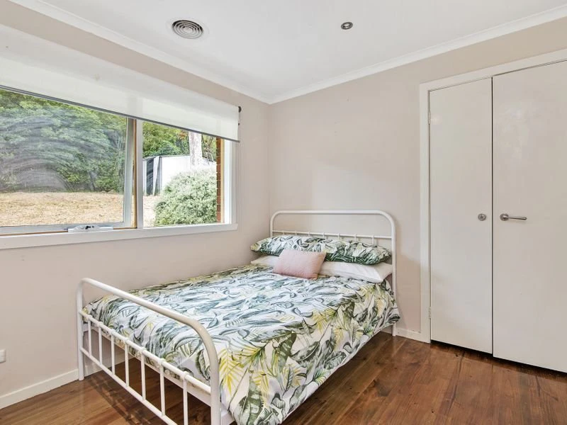 20 St Ives Grove, Mount Martha, VIC