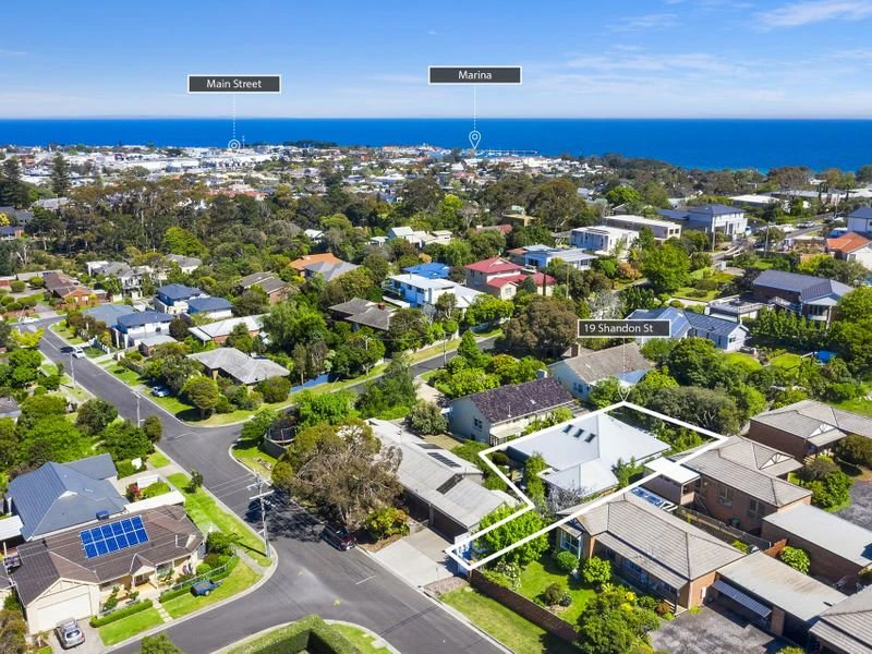 19 Shandon Street, Mornington, VIC