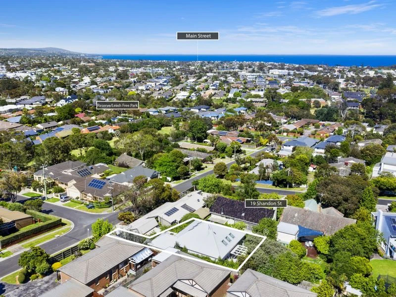 19 Shandon Street, Mornington, VIC