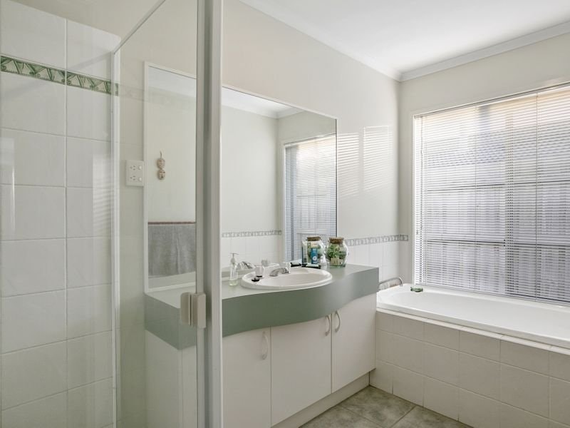 13 Emarald Close, Mornington, VIC