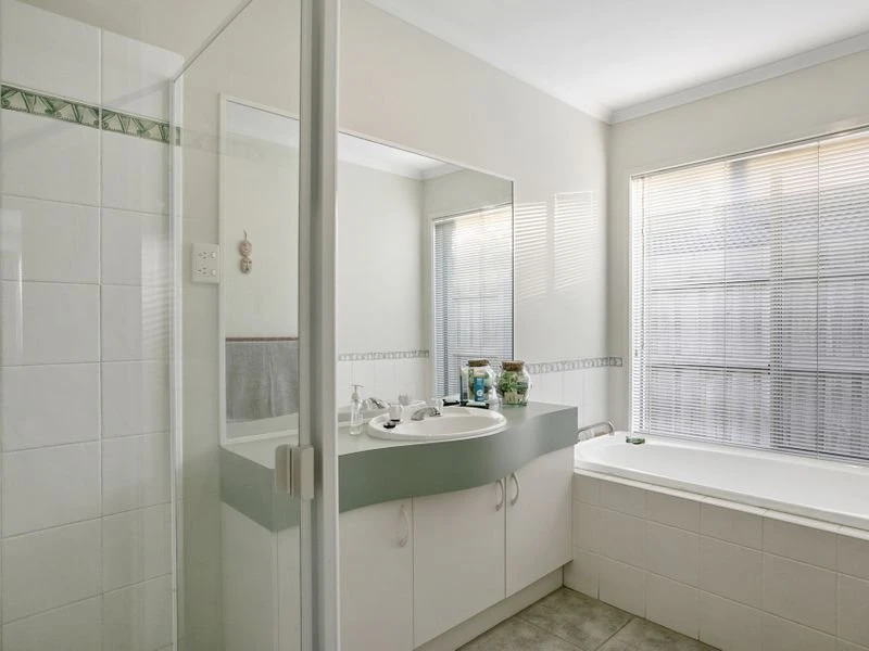 13 Emarald Close, Mornington, VIC