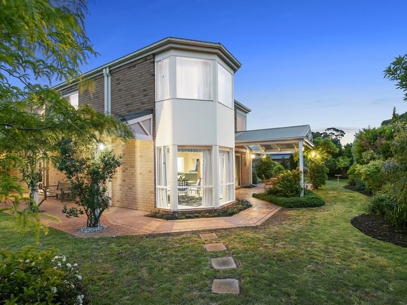 11 Balcombe Drive, Mount Martha, VIC