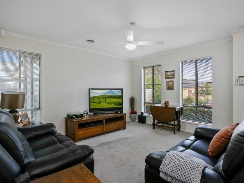 13 Emarald Close, Mornington, VIC