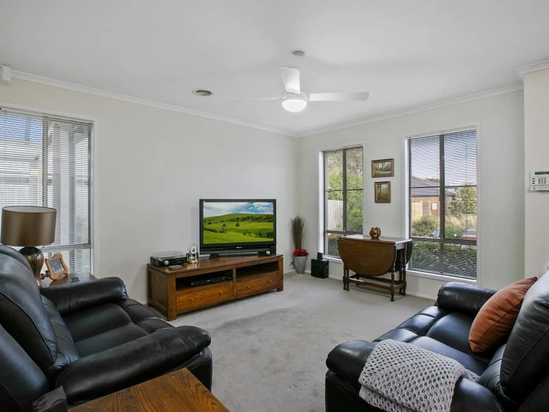 13 Emarald Close, Mornington, VIC
