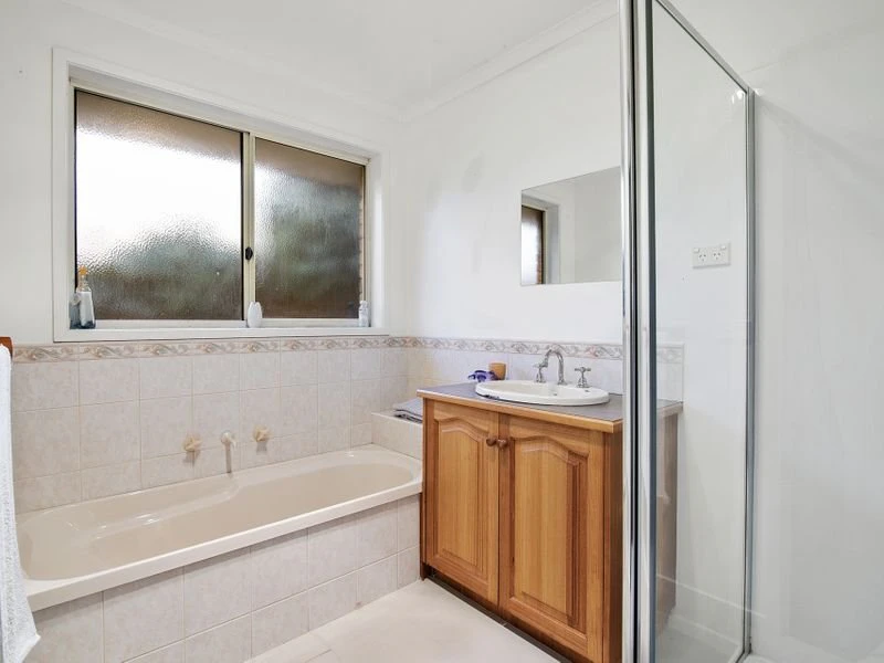 2 Aimee Court, Mornington, VIC
