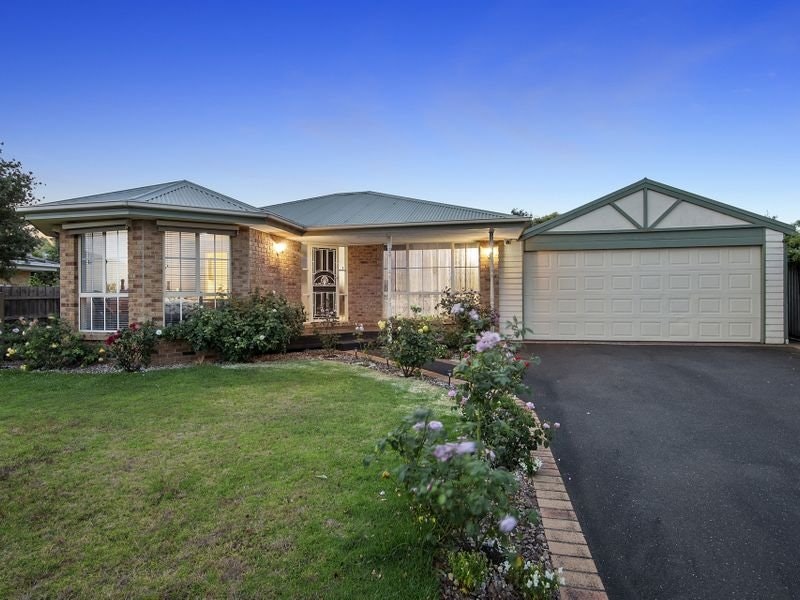 2 Aimee Court, Mornington, VIC