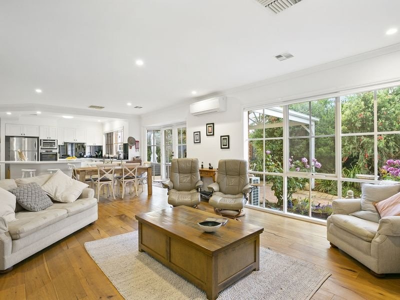 8 Boronia Court, Mount Martha, VIC