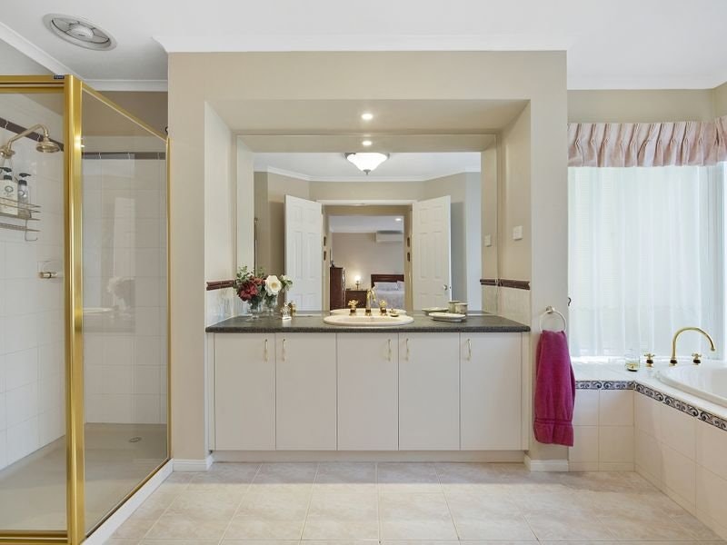 11 Balcombe Drive, Mount Martha, VIC