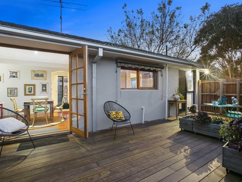 33 Sanderling Crescent, Mornington, VIC