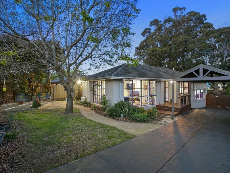 33 Sanderling Crescent, Mornington, VIC