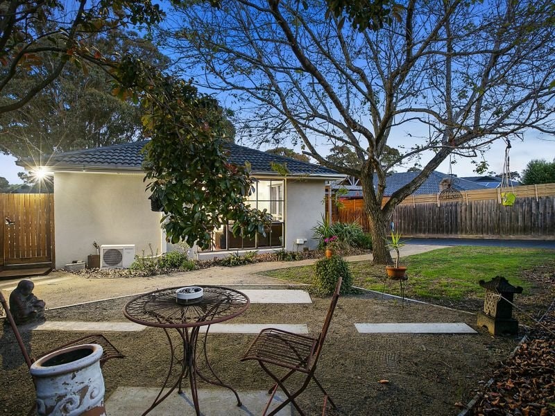 33 Sanderling Crescent, Mornington, VIC