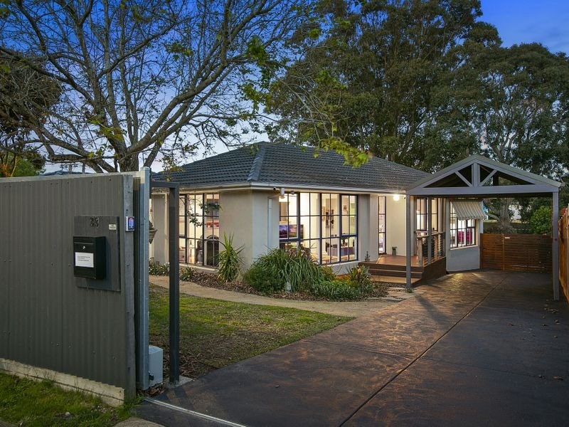 33 Sanderling Crescent, Mornington, VIC