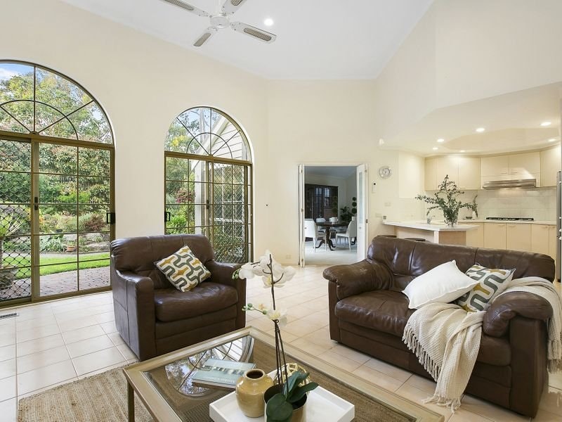 10 Jacaranda Crescent, Mornington, VIC