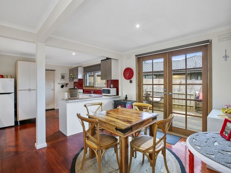 33 Sanderling Crescent, Mornington, VIC