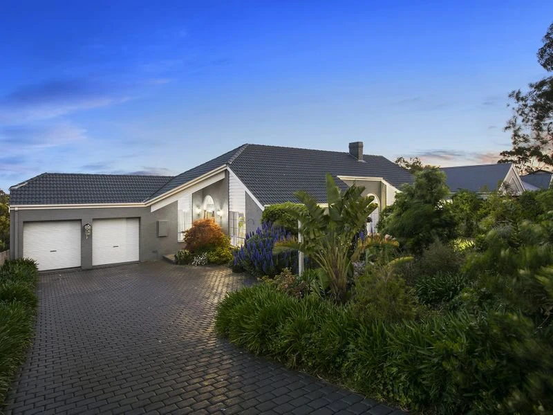 10 Jacaranda Crescent, Mornington, VIC