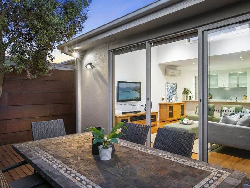 2/0 Adelaide Street, Mornington, VIC