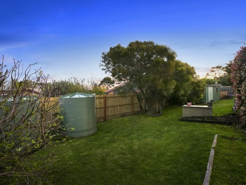 10 Jacaranda Crescent, Mornington, VIC