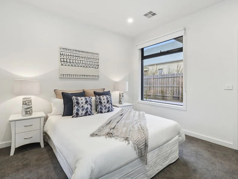 2/33 MacDonald Grove, Mornington, VIC
