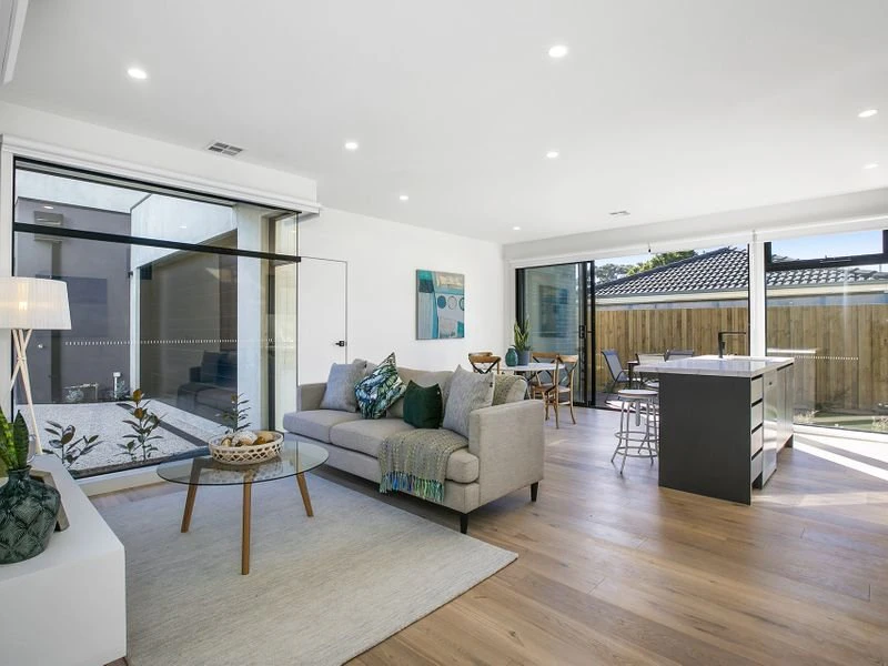 2/33 MacDonald Grove, Mornington, VIC