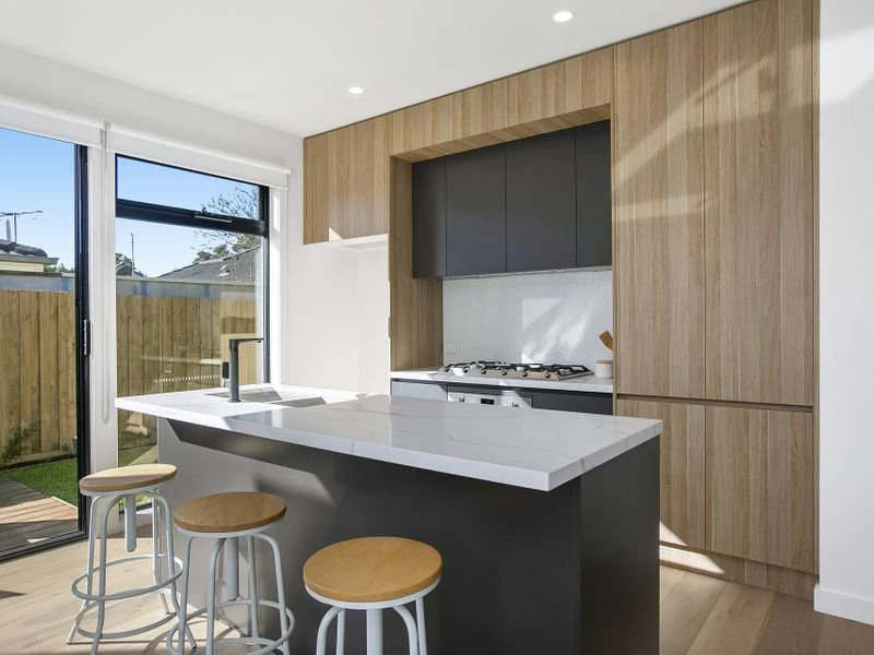 2/33 MacDonald Grove, Mornington, VIC